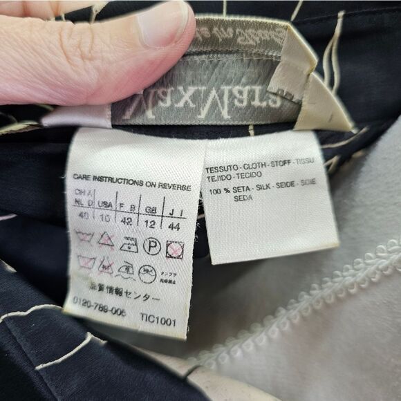 MaxMara Vintage Black and Cream Floral Silk Button Front Blouse Size 10 - Picture 7 of 10